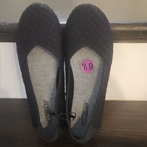 Seychelles Women's Black Flats NWT